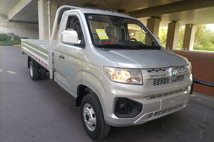 Used Ruichi ED71 2022 ED71 Cargo Pioneer Model I Front Right 45 Deg