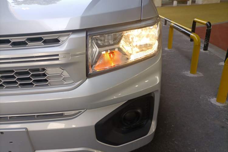 Used Ruichi ED71 2022 ED71 Cargo Pioneer Model I Left Front Headlight