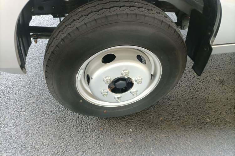 Used Ruichi ED71 2022 ED71 Cargo Pioneer Model I Left Front Wheel Hub