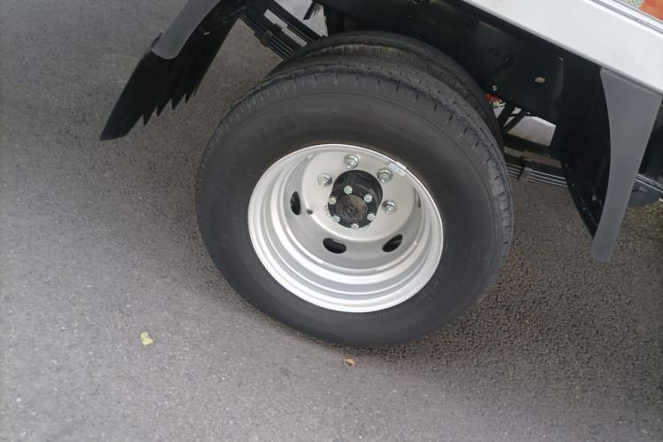 Used Ruichi ED71 2022 ED71 Cargo Pioneer Model I Right Rear Wheel Hub