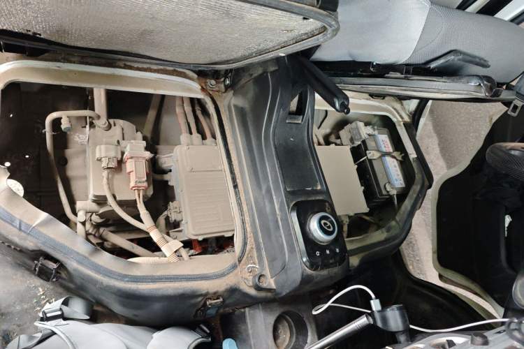 Used Ruichi EK07S 2020 Standard Edition 31.25 kWh Engine Bay