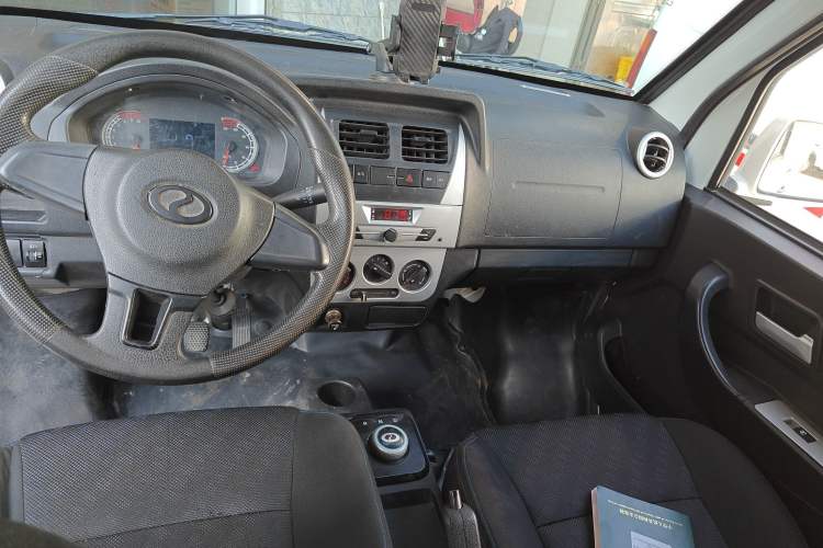 Used Ruichi EK07S 2021 Standard Edition 31.25 kWh Center Console