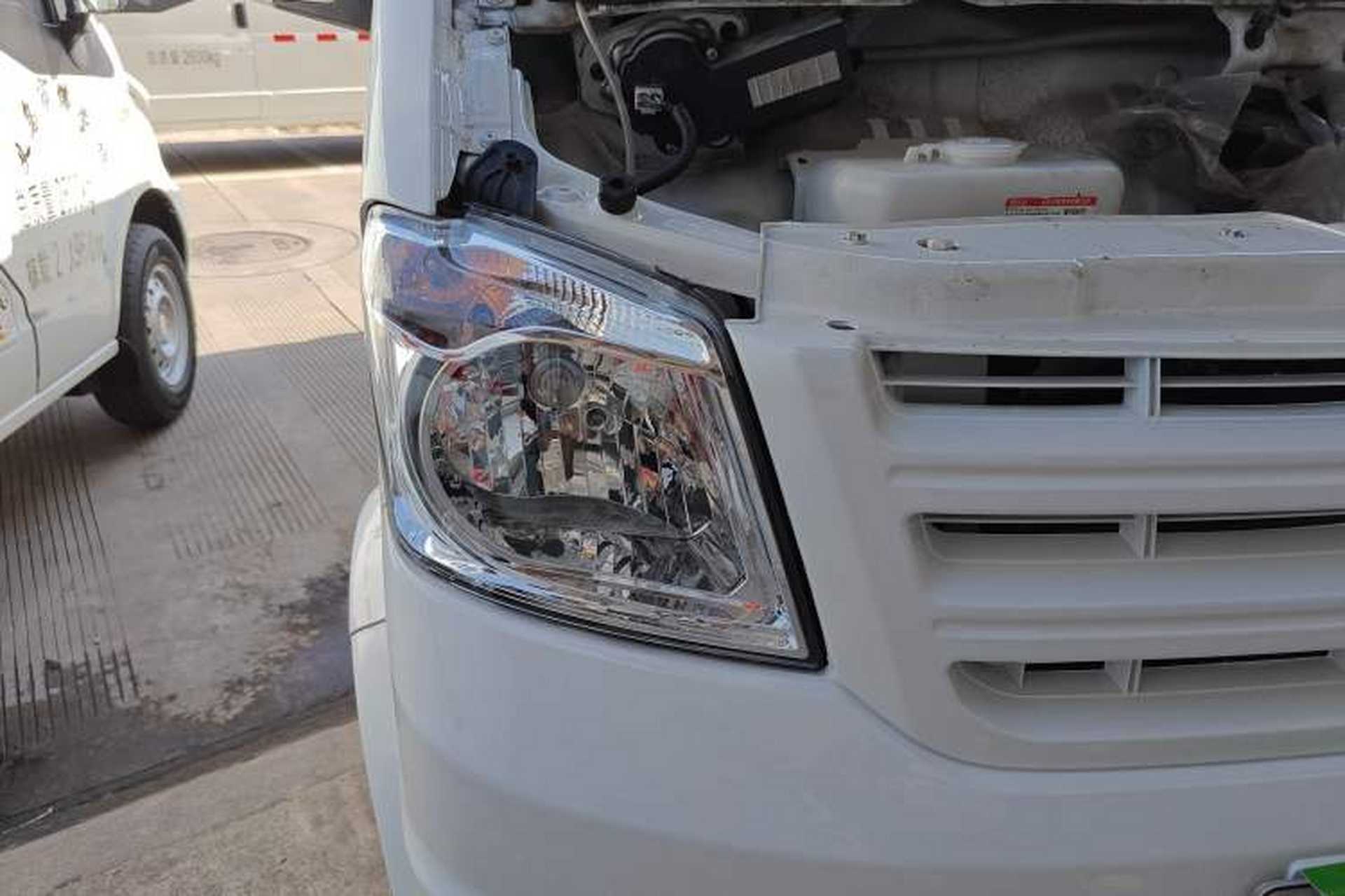 Used Ruichi EK07S 2021 Standard Edition 31.25 kWh Right Front Headlight