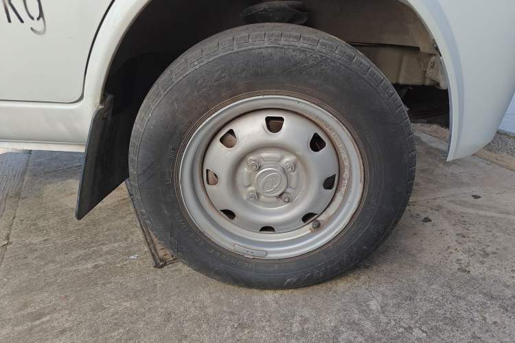 Used Ruichi EK07S 2021 Standard Edition 31.25 kWh Right Front Wheel Hub