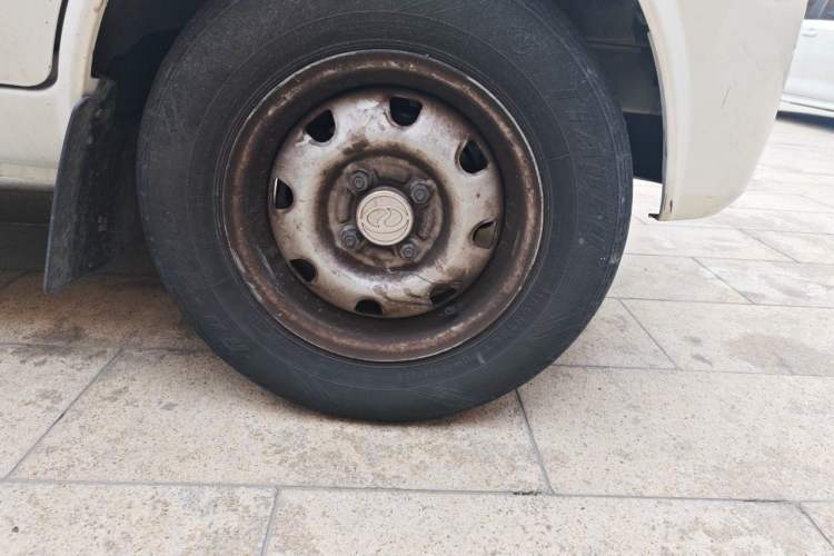 Used Ruichi EK07S 2022 Standard Edition 31.25 kWh Right Front Wheel Hub