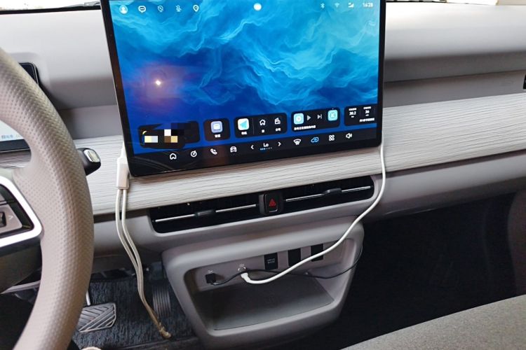 Used Ruichi R5 2025 Model, Passenger Smart Charging Edition, Beyond Type II Audio And AC Panel