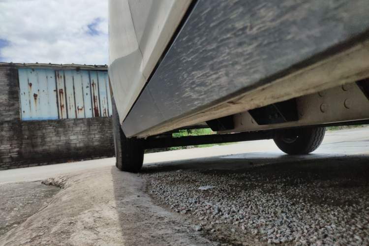 Used Ruichi R5 2025 Model, Freight Smart Charging Edition, Pioneer Type II Chassis Front Right