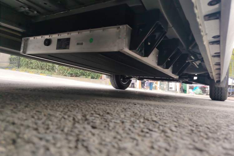 Used Ruichi R5 2025 Model Passenger Vehicle Smart Driving Ultra-Charging Edition, Beyond Type I Chassis Rear Right