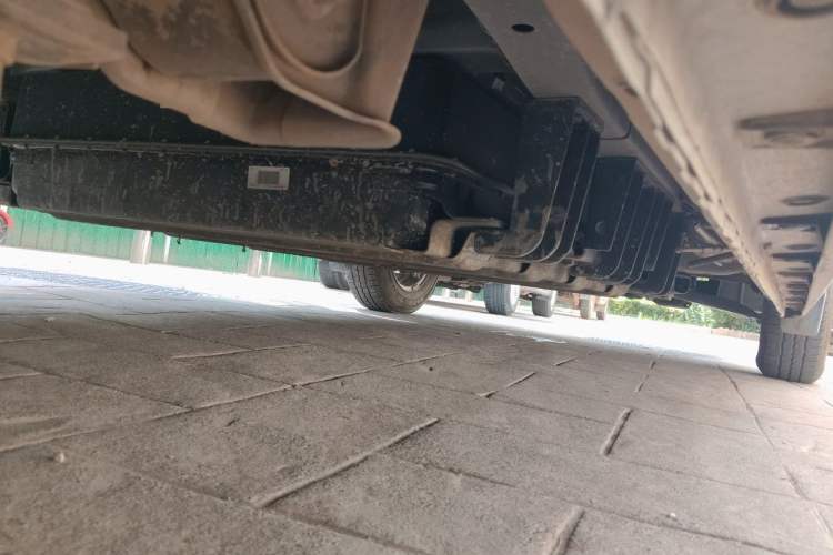 Used Ruichi R5 2025 Model, Passenger Smart Charging Edition, Pioneer Type II Chassis Rear Right