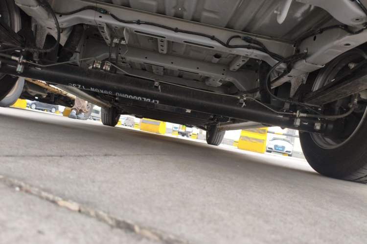 Used Ruichi R5 2025 Model, Passenger Smart Charging Edition, Beyond Type II Chassis Rear