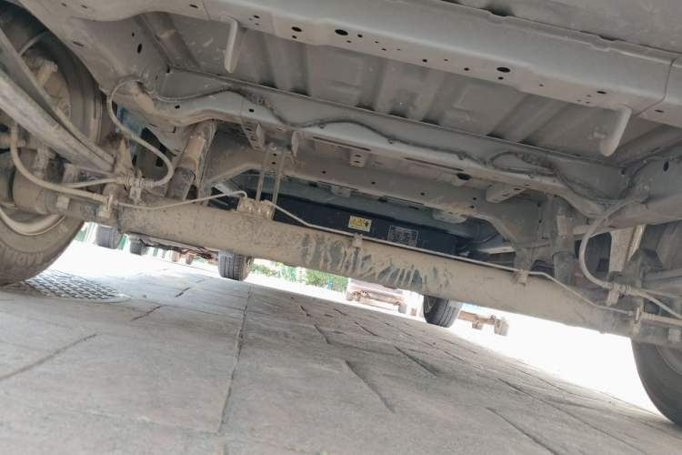 Used Ruichi R5 2025 Model, Passenger Smart Charging Edition, Pioneer Type II Chassis Rear
