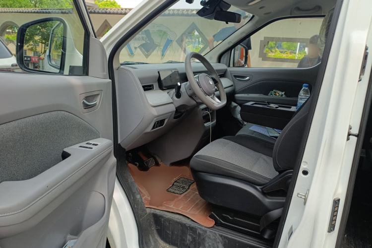 Used Ruichi R5 2025 Model Passenger Vehicle Smart Driving Edition, Pioneer Type I Driver Seat