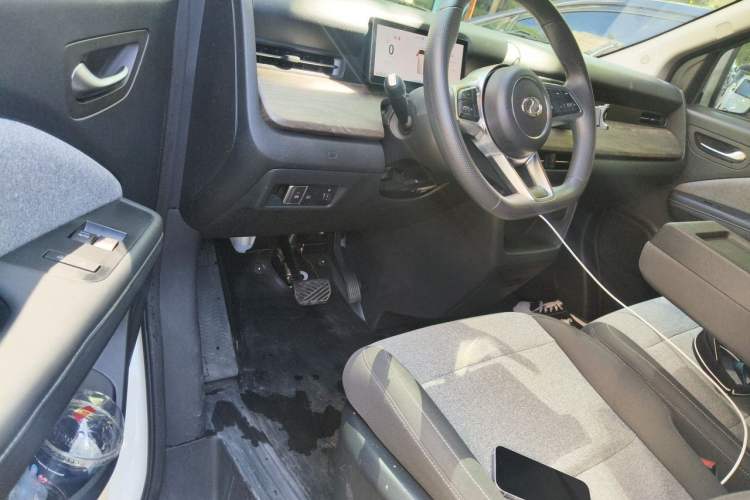 Used Ruichi R5 2025 Model Passenger Vehicle Smart Driving Ultra-Charging Edition, Pioneer Type I Driver Seat