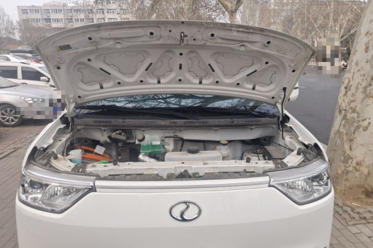 Used Ruichi R5 2025 Model Passenger Vehicle Smart Driving Ultra-Charging Edition, Pioneer Type I Engine Bay