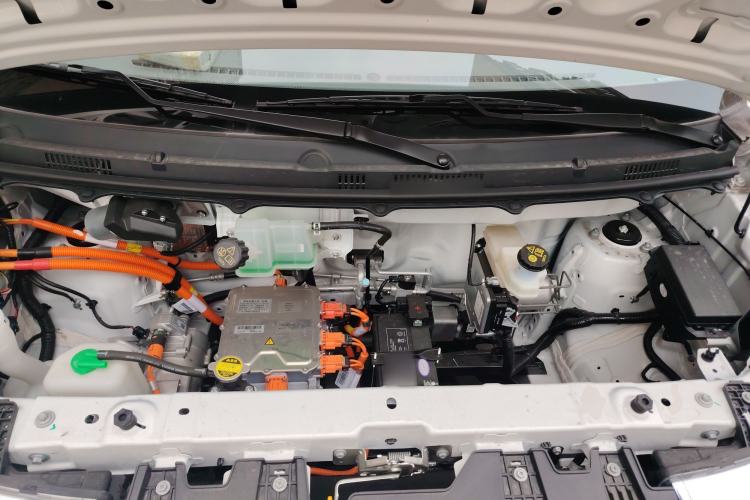 Used Ruichi R5 2025 Model Passenger Vehicle Smart Driving Ultra-Charging Edition, Beyond Type I Engine Bay