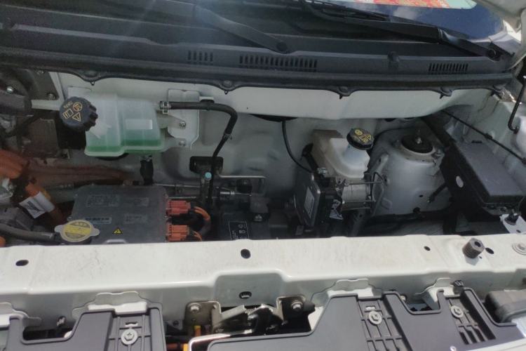 Used Ruichi R5 2025 Model, Freight Smart Charging Edition, Pioneer Type II Engine Bay