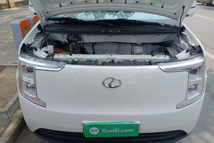 Used Ruichi R5 2025 Model Passenger Vehicle Smart Driving Edition, Pioneer Type I Engine Bay