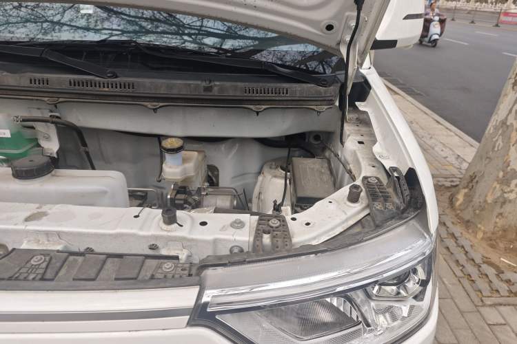Used Ruichi R5 2025 Model Passenger Vehicle Smart Driving Ultra-Charging Edition, Pioneer Type I Engine Bay Left