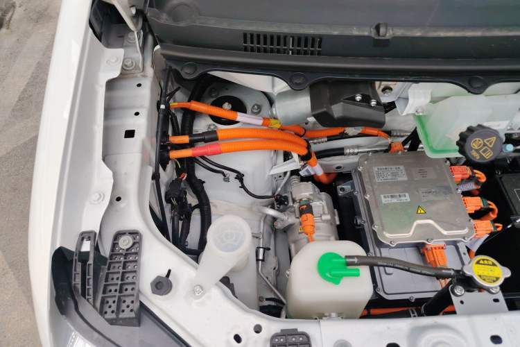 Used Ruichi R5 2025 Model Passenger Vehicle Smart Driving Ultra-Charging Edition, Beyond Type I Engine Bay Right