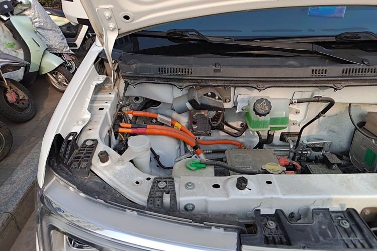 Used Ruichi R5 2025 Model Passenger Vehicle Smart Driving Ultra-Charging Edition, Pioneer Type I Engine Bay Right