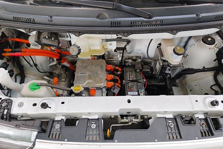 Used Ruichi R5 2025 Model, Passenger Smart Charging Edition, Beyond Type II Engine Bay