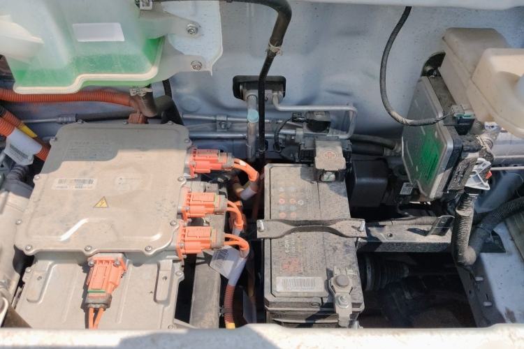 Used Ruichi R5 2025 Model, Passenger Smart Charging Edition, Pioneer Type II Engine Bay