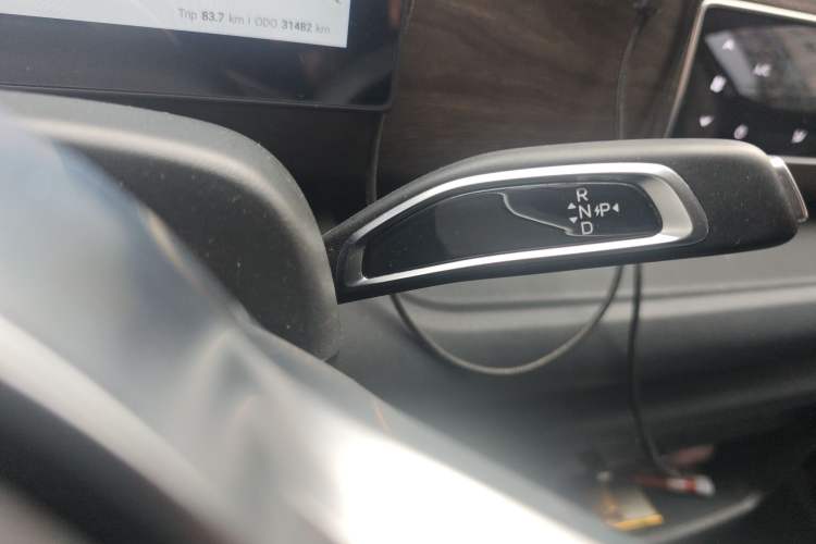 Used Ruichi R5 2025 Model Passenger Vehicle Smart Driving Ultra-Charging Edition, Pioneer Type I Gear Lever