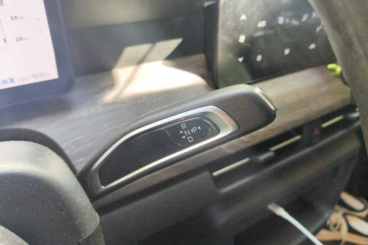 Used Ruichi R5 2025 Model Passenger Vehicle Smart Driving Ultra-Charging Edition, Pioneer Type I Gear Lever