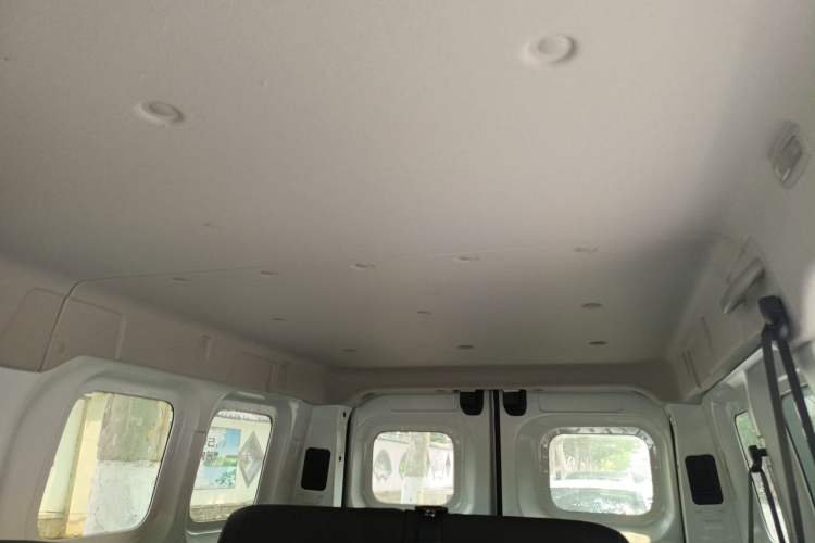 Used Ruichi R5 2025 Model Passenger Vehicle Smart Driving Edition, Pioneer Type I Headliner