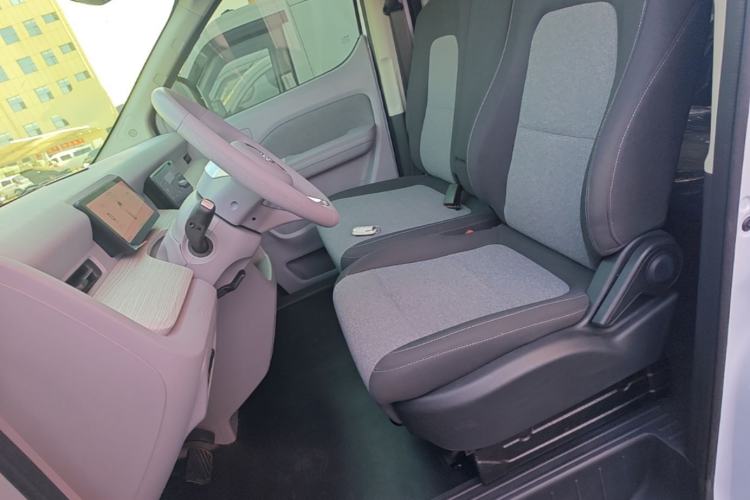 Used Ruichi R5 2025 Model Passenger Vehicle Smart Driving Ultra-Charging Edition, Pioneer Type I Left Front Seat