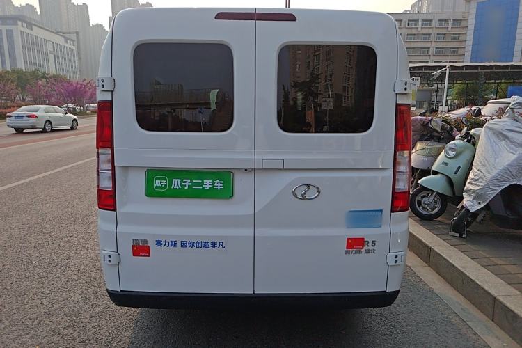 Used Ruichi R5 2025 Model Passenger Vehicle Smart Driving Ultra-Charging Edition, Pioneer Type I Rear
