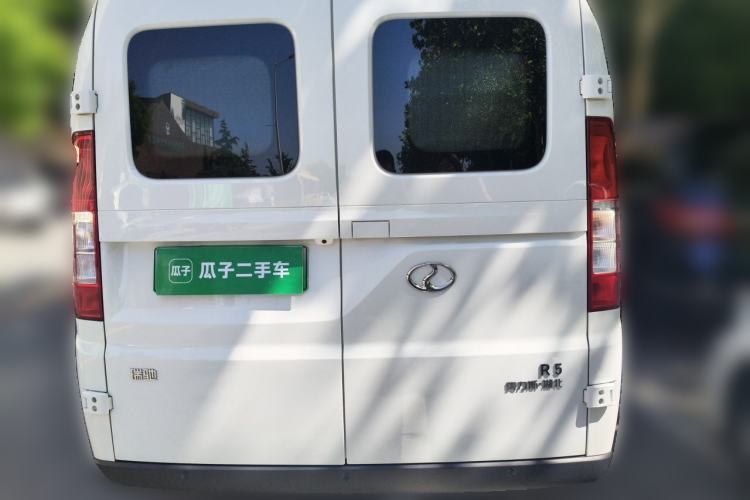 Used Ruichi R5 2025 Model Passenger Vehicle Smart Driving Ultra-Charging Edition, Pioneer Type I Rear