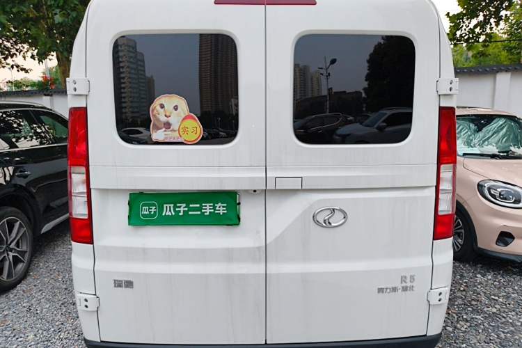 Used Ruichi R5 2025 Model, Passenger Smart Charging Edition, Beyond Type II Rear
