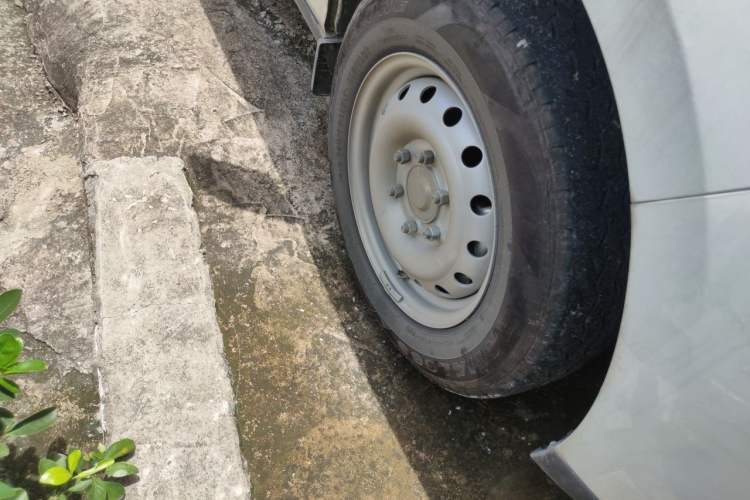 Used Ruichi R5 2025 Model, Freight Smart Charging Edition, Pioneer Type II Right Front Wheel Hub