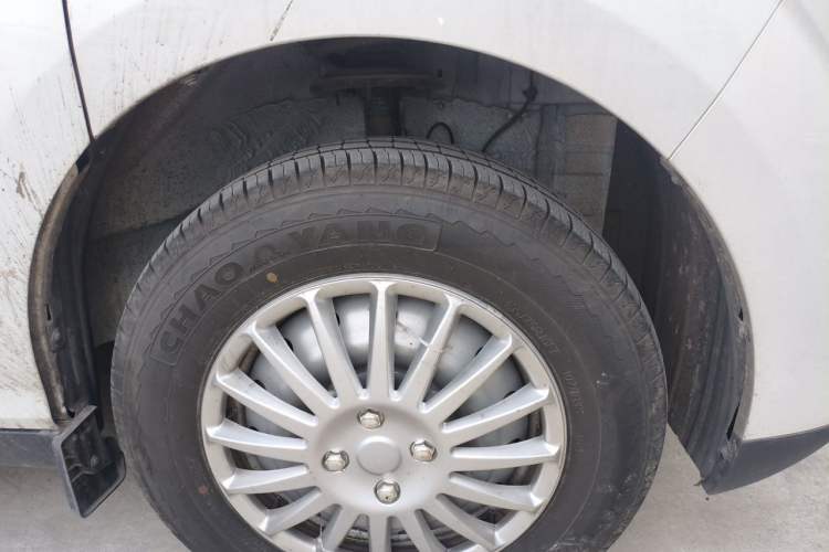 Used Ruichi R5 2025 Model, Passenger Smart Charging Edition, Beyond Type II Right Front Wheel Hub