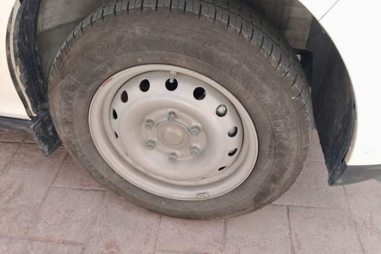 Used Ruichi R5 2025 Model, Passenger Smart Charging Edition, Pioneer Type II Right Front Wheel Hub