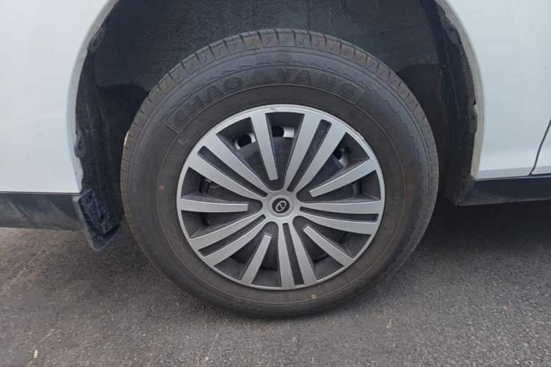 Used Ruichi R5 2025 Model Passenger Vehicle Smart Driving Ultra-Charging Edition, Pioneer Type I Right Rear Wheel Hub