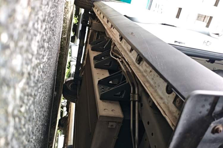 Used Ruichi R5 2025 Model Passenger Vehicle Smart Driving Ultra-Charging Edition, Pioneer Type I Right Side Sill