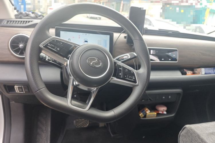 Used Ruichi R5 2025 Model Passenger Vehicle Smart Driving Ultra-Charging Edition, Pioneer Type I Steering Wheel