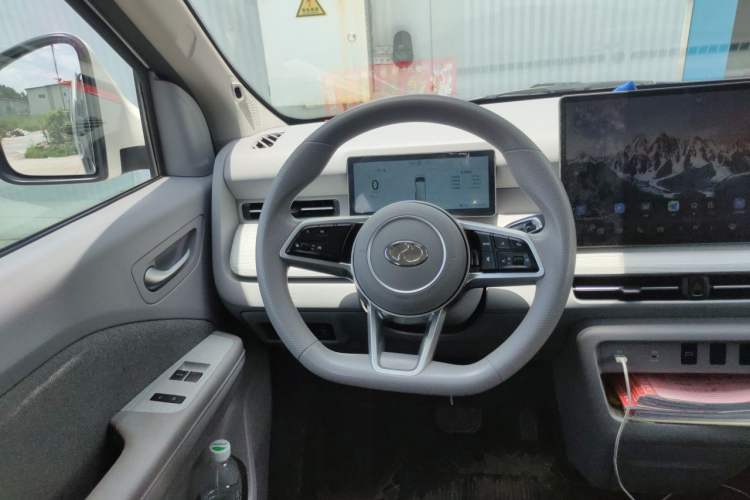 Used Ruichi R5 2025 Model, Freight Smart Charging Edition, Pioneer Type II Steering Wheel