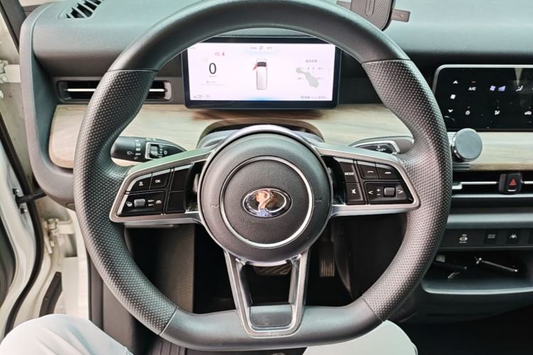Used Ruichi R5 2025 Model Passenger Vehicle Smart Driving Ultra-Charging Edition, Pioneer Type I Steering Wheel