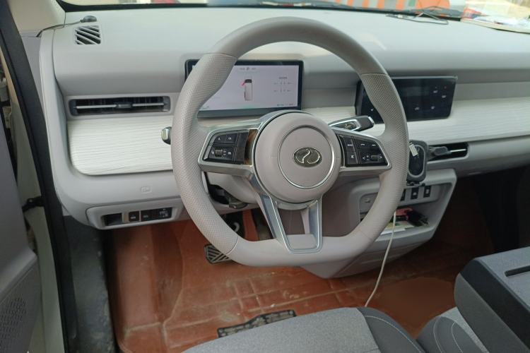 Used Ruichi R5 2025 Model Passenger Vehicle Smart Driving Edition, Pioneer Type I Steering Wheel