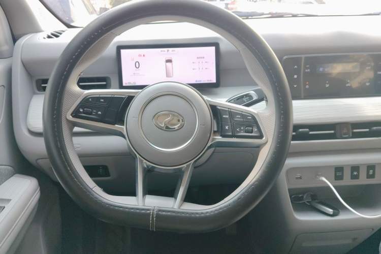 Used Ruichi R5 2025 Model, Passenger Smart Charging Edition, Pioneer Type II Steering Wheel