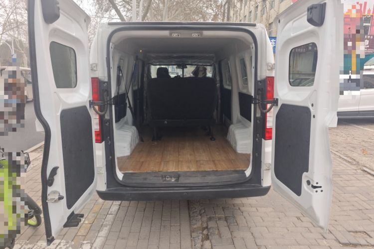 Used Ruichi R5 2025 Model Passenger Vehicle Smart Driving Ultra-Charging Edition, Pioneer Type I Trunk