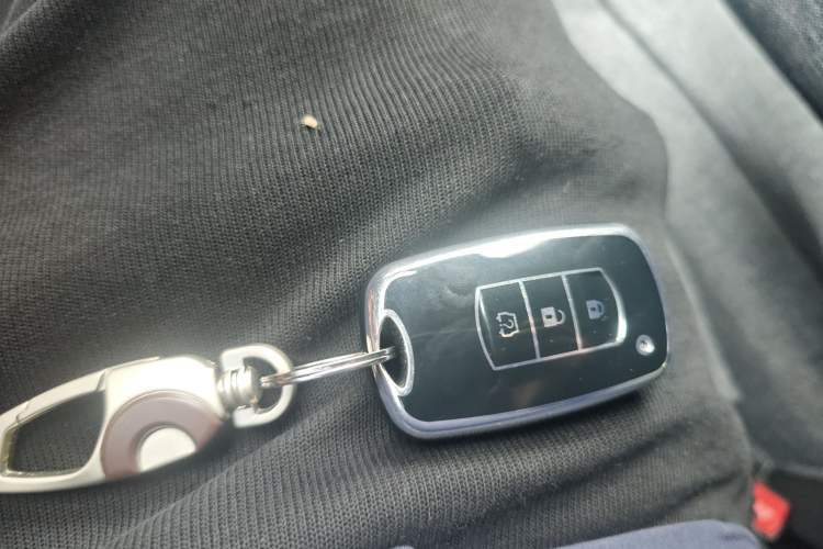 Used Ruichi R5 2025 Model Passenger Vehicle Smart Driving Ultra-Charging Edition, Pioneer Type I Vehicle Key