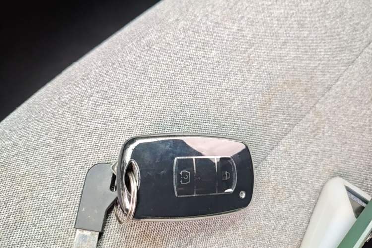 Used Ruichi R5 2025 Model Passenger Vehicle Smart Driving Ultra-Charging Edition, Pioneer Type I Vehicle Key