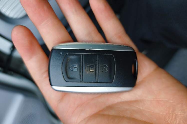 Used Ruichi R5 2025 Model, Passenger Smart Charging Edition, Beyond Type II Vehicle Key