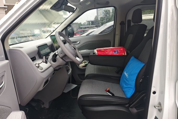 Used Ruichi R5 2026 Model Commercial Smart Charging Ultra-Advanced Version Superior Type I 6-seater Driver Seat