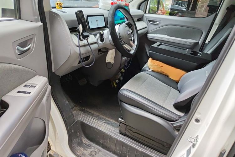 Used Ruichi R5 2026 Model, Passenger Smart Charging Edition, Beyond Type I, 6 Seats Driver Seat