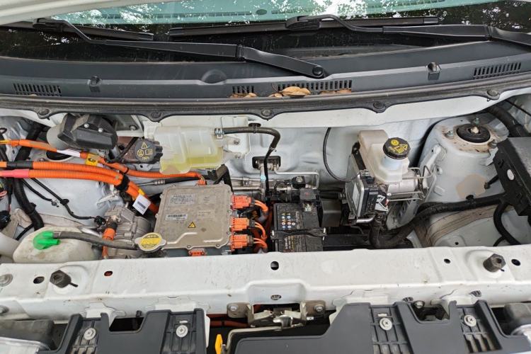 Used Ruichi R5 2026 Model, Passenger Smart Charging Edition, Beyond Type I, 6 Seats Engine Bay